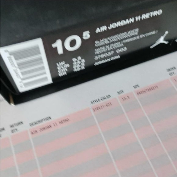 Jordan 11 Retro Space Jam - Picture 4 of 5